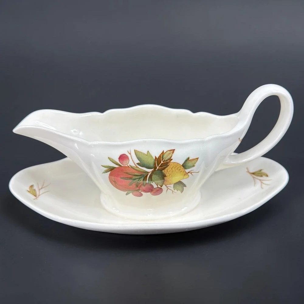 Wedgwood Etruria Barlaston Drury Lane Gravy Boat Attached Underplate Fruit Motif